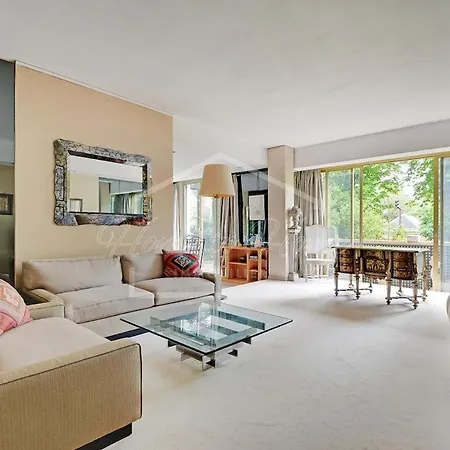 Luxurious & Calm Balcony Facing Bois De Boulogne Neuilly-sur-Seine