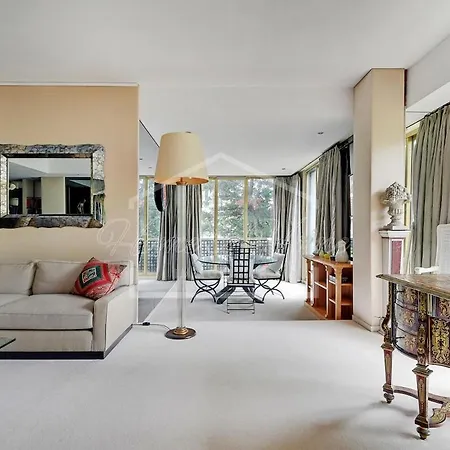 Luxurious & Calm Balcony Facing Bois De Boulogne Διαμέρισμα *