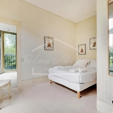 Luxurious & Calm Balcony Facing Bois De Boulogne * Neuilly-sur-Seine