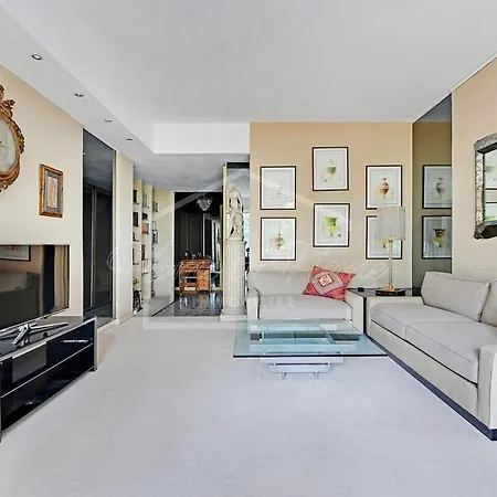Luxurious & Calm Balcony Facing Bois De Boulogne Apartment *