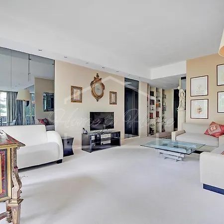 Luxurious & Calm Balcony Facing Bois De Boulogne Apartment *