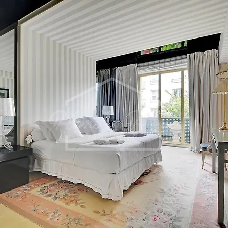 Luxurious & Calm Balcony Facing Bois De Boulogne Apartment *